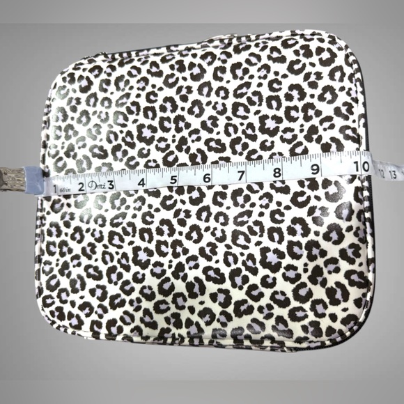 Leopard Print Soft Vinyl Makeup Organizer / Cosmetic Travel Case - Picture 10 of 13